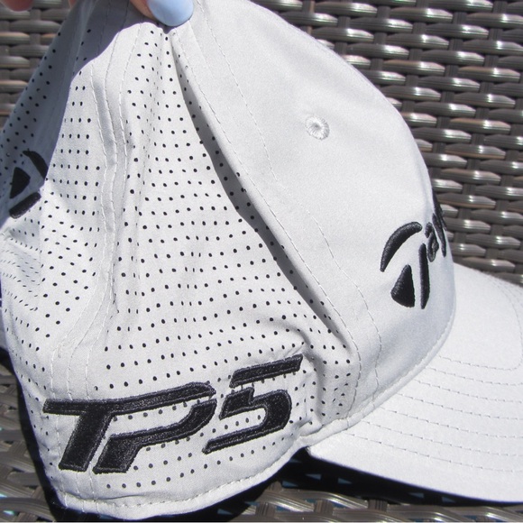 Taylormade Qi10 hat - Picture 3 of 4